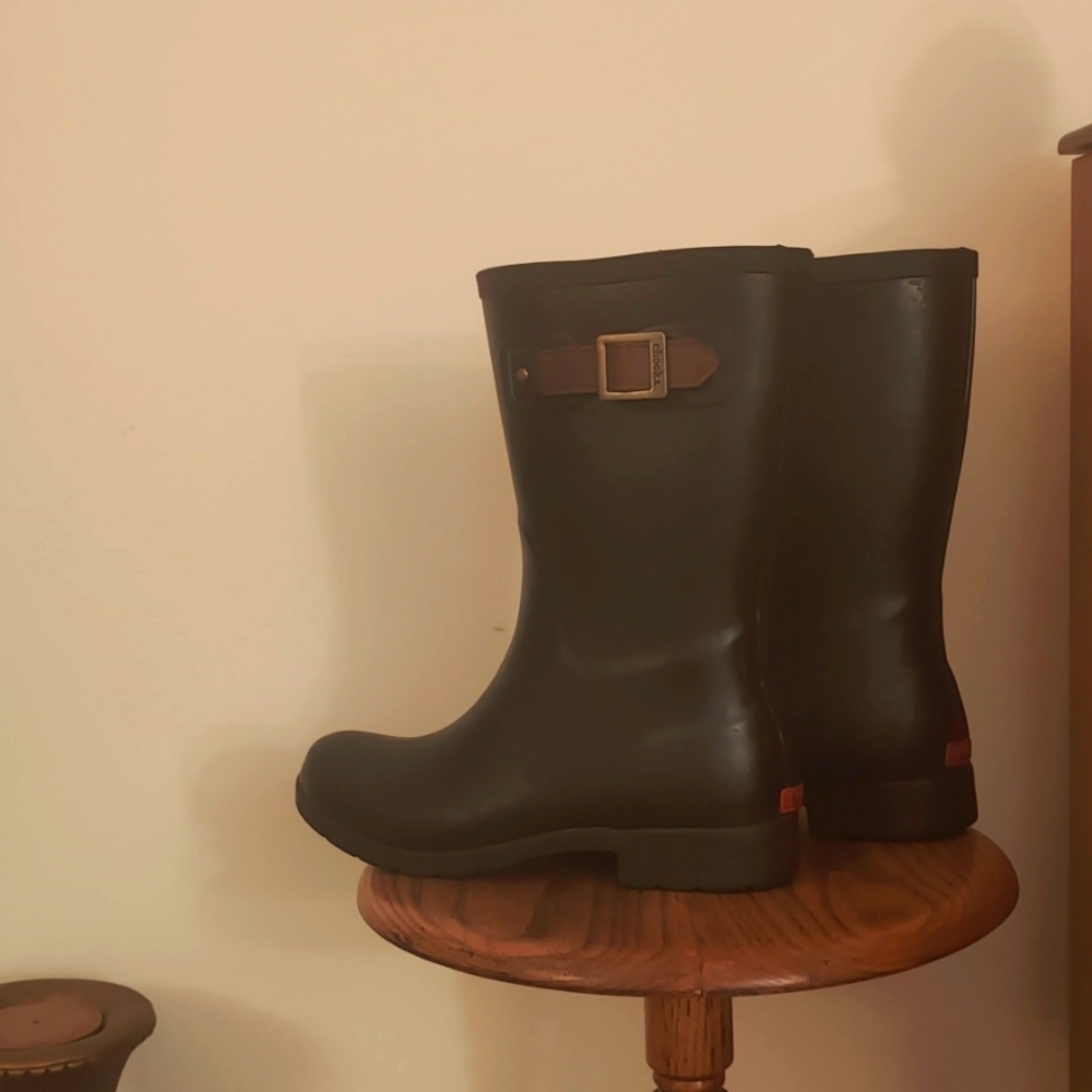 Chooka handcrafted rain boots women's size 8